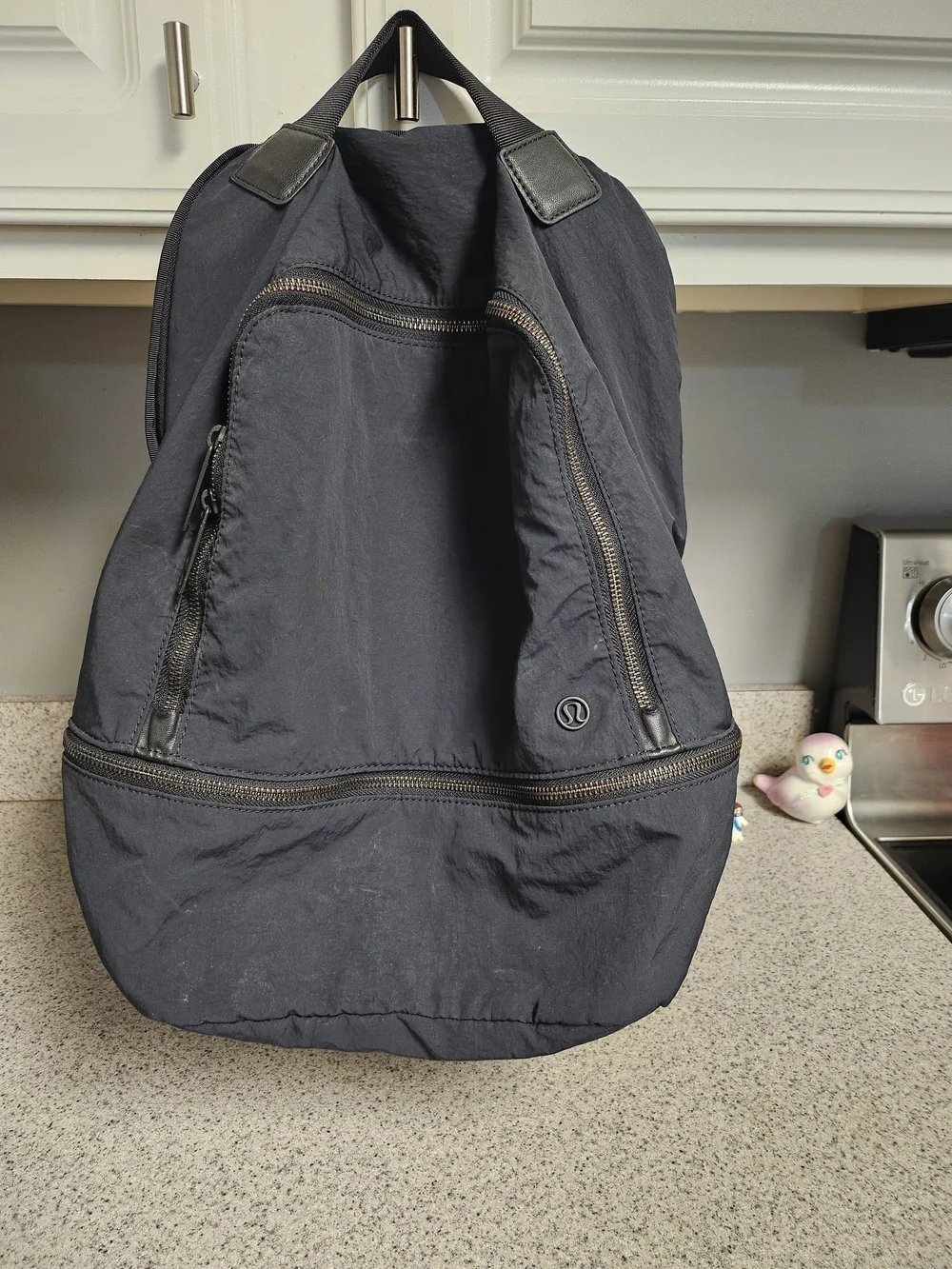 black lululemon everyday backpack Athletica New Crew (Black): Clothing, Shoes & Jewelry this one ticks the boxes for school Lululemon Every day Backpack 2.0